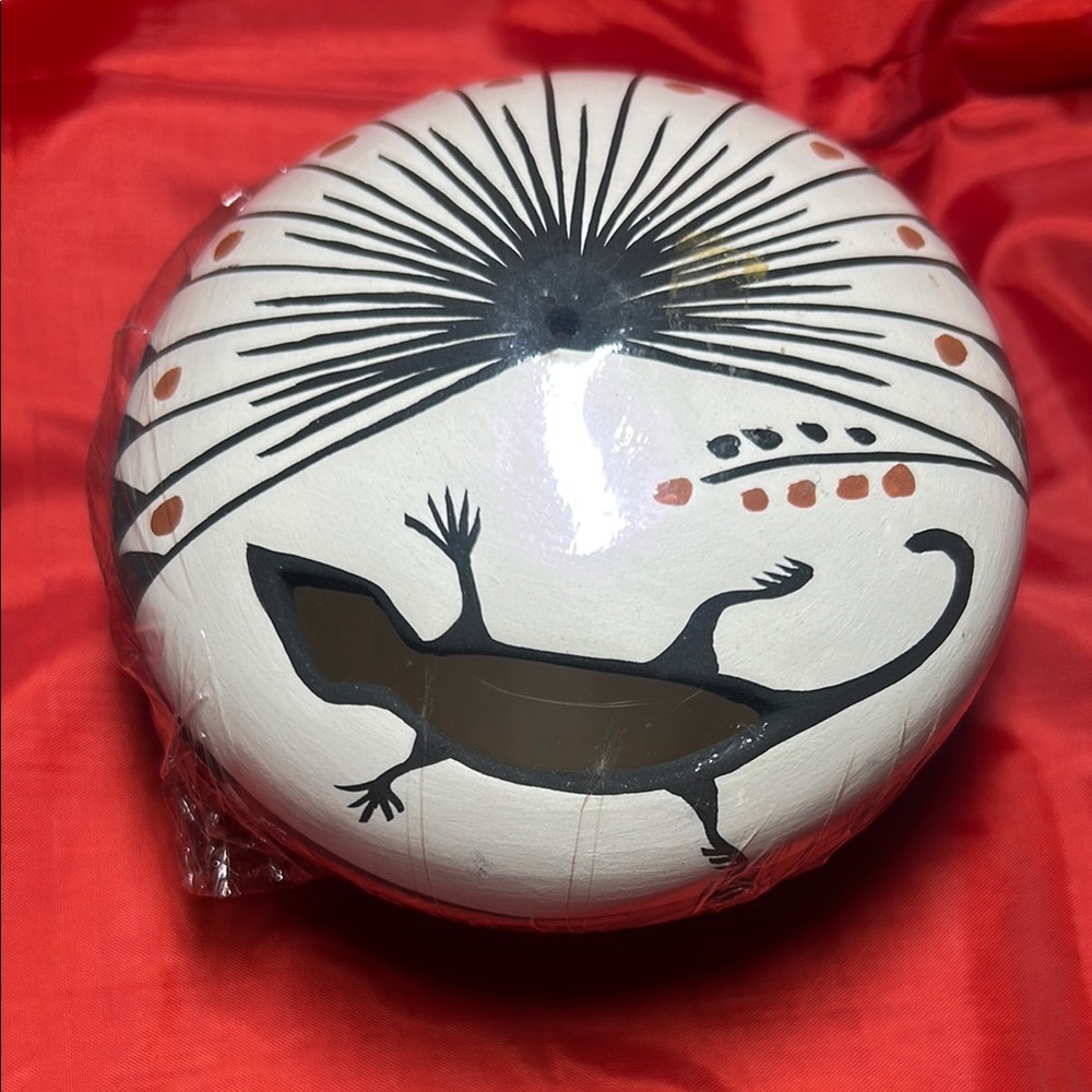 Native American ACOMA Pottery.